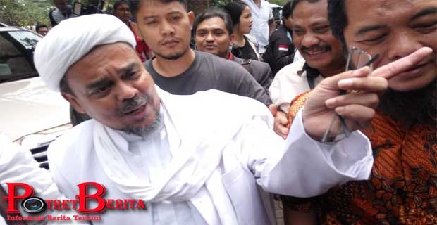 Pengacara Rizieq Shihab Sebut Arab Saudi Anggap Kliennya ‘Cuma’ Buronan Politik Saja