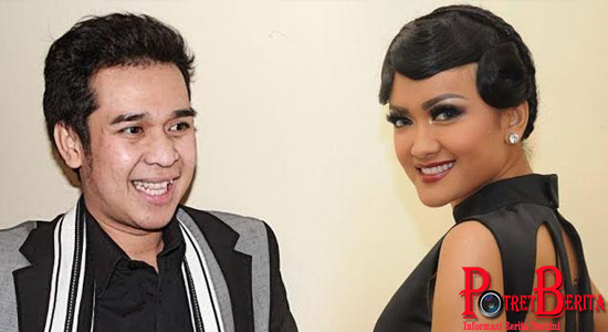 ziarah-ke-makam-julia-perez-dan-olga-raffi-ahmad-ingat-kenangan