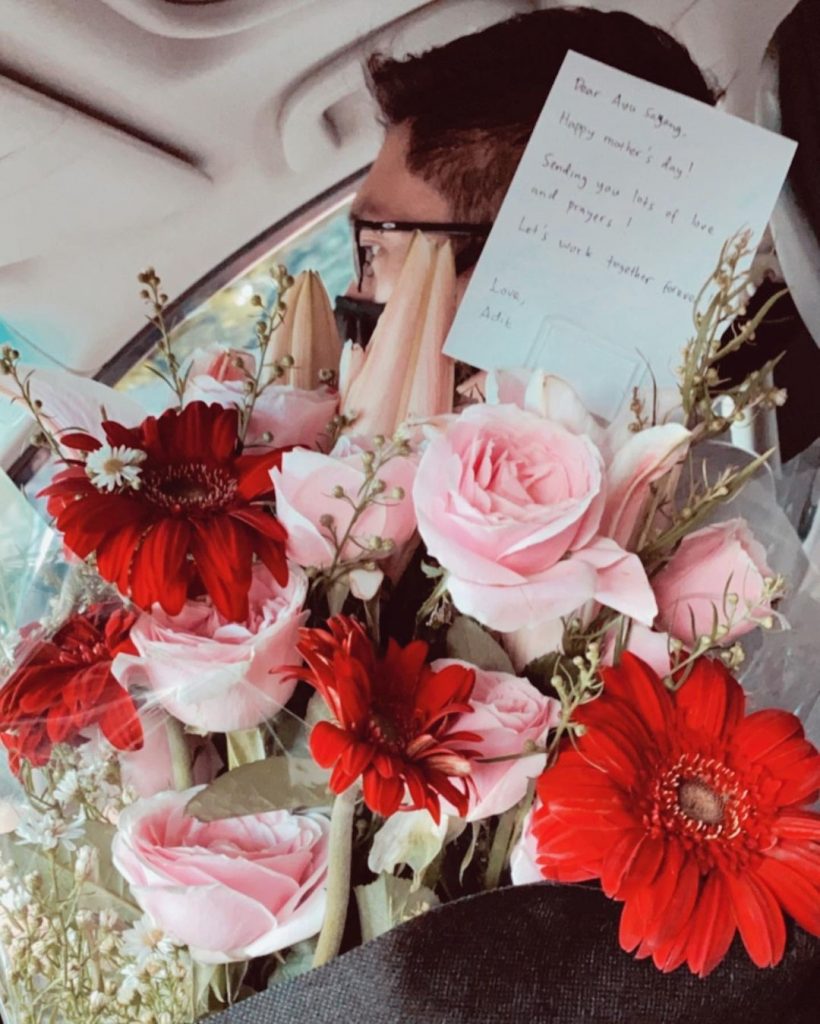 Makin Mesra dan Romantis, Adit Jayusman Beri Beri Buket Bunga Untuk Ayu Ting Ting dan Panggil 'Sayang'