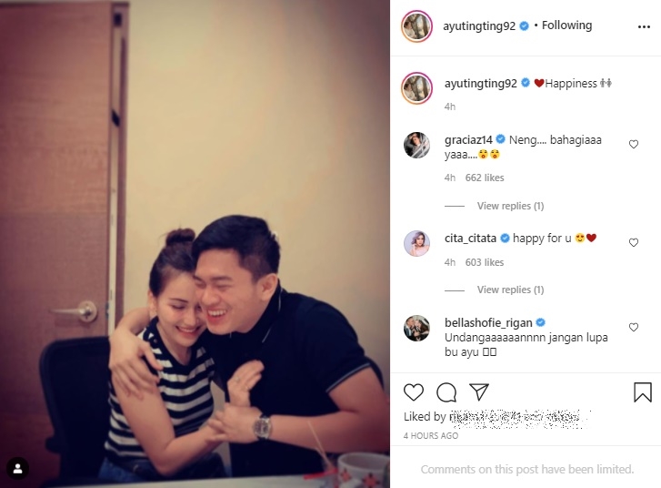 Makin Mesra dan Romantis, Adit Jayusman Beri Beri Buket Bunga Untuk Ayu Ting Ting dan Panggil 'Sayang'