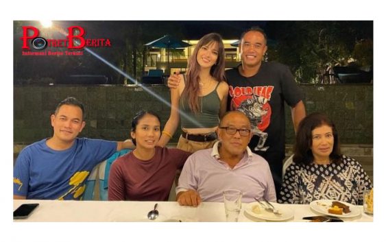 Bikin Haru! Pesan Nia Ramadhani di Anniversary Pernikahan Mertua