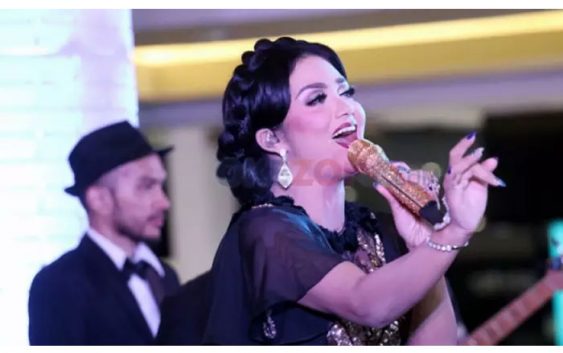Krisdayanti Ungkap Aurel Hermansyah Belum Minta Izinnya untuk Menikah