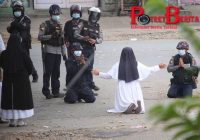 Aksi Suster Ann Roza Lindungi Demonstran Myanmar: Tolong, Tembak Saya Saja