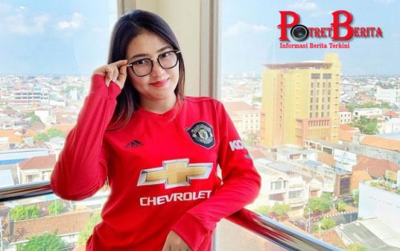Kata Via Vallen soal Fotonya Dipasang di Instagram Resmi Manchester United