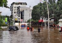 Banjir di Jalan Kemang Raya Sudah Mulai Surut