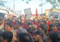 Bentrok Buruh dan Polisi di PN Jaktim Usai Sidang Luhut