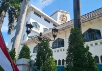 Diduga Terkait Korupsi, Polisi Geledah Gedung Wismilak Surabaya