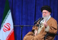 Khamenei Tantang Trump: Iran Tak Akan Menyerah Hadapi Ancaman AS