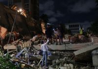 Gempa Guncang Caracas, Ribuan Orang Bertahan di Luar Gempa Guncang Caracas, Ribuan Orang Bertahan di Luar